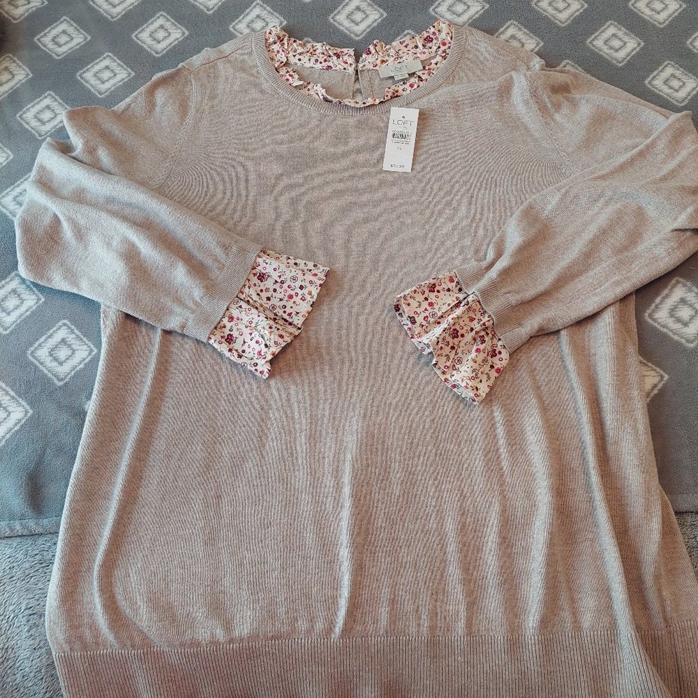 NWT Women's XL LOFT outlet lightweight sweater with ruffle trim